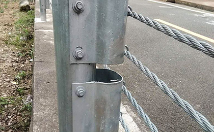 公路缆索护栏